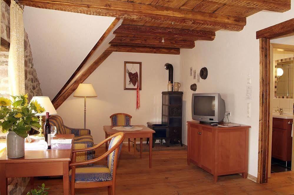 Historisches Genusshotel Loewen Шопфхайм Экстерьер фото