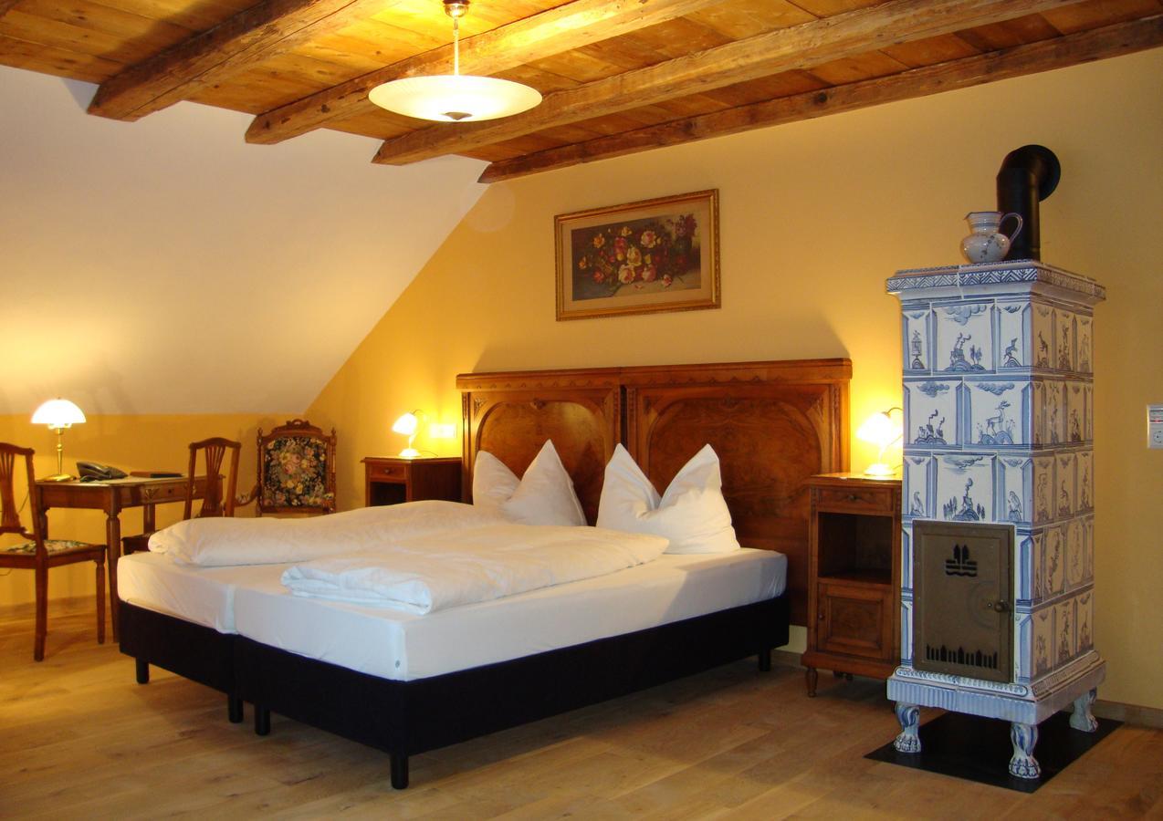 Historisches Genusshotel Loewen Шопфхайм Экстерьер фото