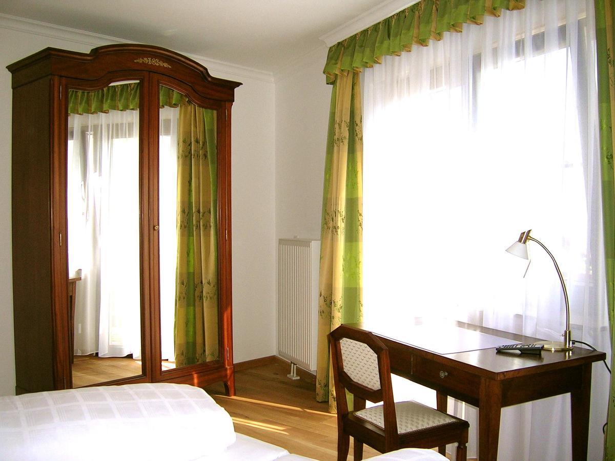 Historisches Genusshotel Loewen Шопфхайм Экстерьер фото